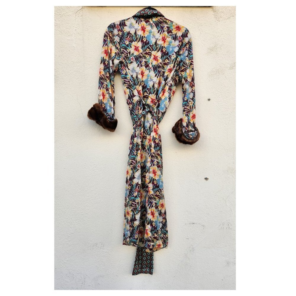 Le Superbe Hibiscus Robe Dress - Picture 5 of 9